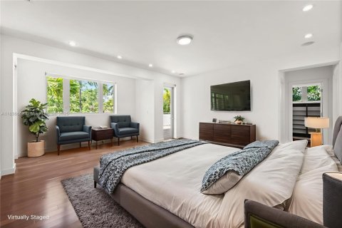 House in Miami Beach, Florida 4 bedrooms, 395.39 sq.m. № 1823642 - photo 20