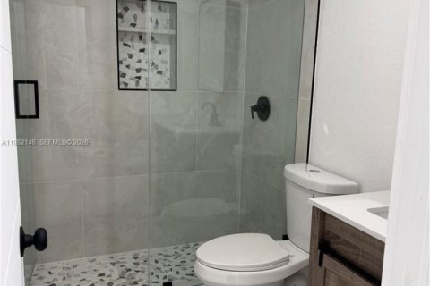 House in Miami Gardens, Florida 4 bedrooms, 142.23 sq.m. № 2189285 - photo 14