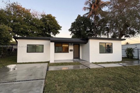 Casa en Miami, Florida 3 dormitorios, 88.26 m2 № 2011356
