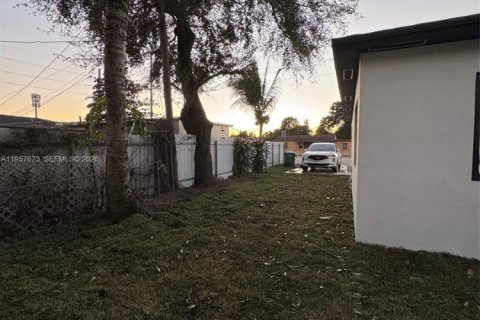 Casa en venta en Miami, Florida, 3 dormitorios, 88.26 m2 № 2011356 - foto 17