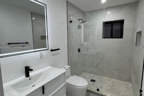 Casa en venta en Miami, Florida, 3 dormitorios, 88.26 m2 № 2011356 - foto 9