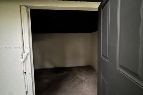 Casa en venta en Miami, Florida, 3 dormitorios, 88.26 m2 № 2011356 - foto 16