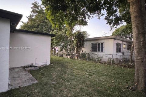 Casa en venta en Miami, Florida, 3 dormitorios, 88.26 m2 № 2011356 - foto 18