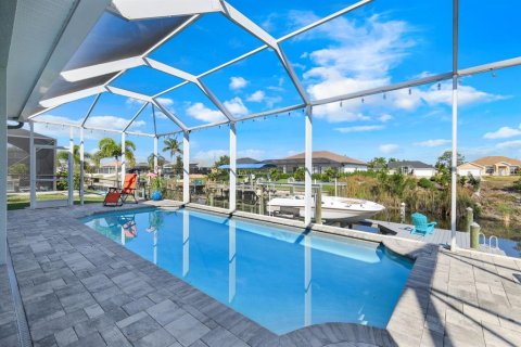 Casa en venta en Cape Coral, Florida, 3 dormitorios, 178.84 m2 № 1612670 - foto 28