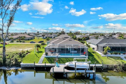 Casa en venta en Cape Coral, Florida, 3 dormitorios, 178.84 m2 № 1612670 - foto 9