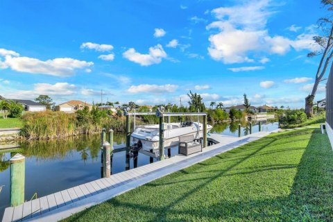 Casa en venta en Cape Coral, Florida, 3 dormitorios, 178.84 m2 № 1612670 - foto 29