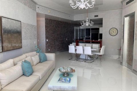Condominio en alquiler en Sunny Isles Beach, Florida, 2 dormitorios, 195.65 m2 № 2076211 - foto 16