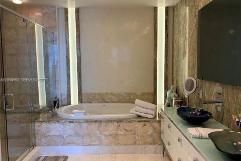Condominio en alquiler en Sunny Isles Beach, Florida, 2 dormitorios, 195.65 m2 № 2076211 - foto 29