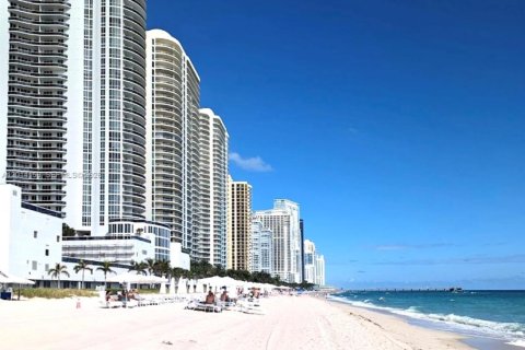 Condominio en alquiler en Sunny Isles Beach, Florida, 2 dormitorios, 195.65 m2 № 2076211 - foto 5