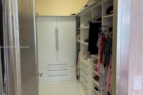 Condominio en alquiler en Sunny Isles Beach, Florida, 2 dormitorios, 195.65 m2 № 2076211 - foto 27
