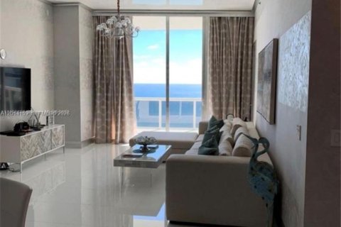 Condominio en alquiler en Sunny Isles Beach, Florida, 2 dormitorios, 195.65 m2 № 2076211 - foto 12