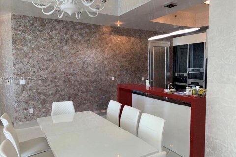 Condominio en alquiler en Sunny Isles Beach, Florida, 2 dormitorios, 195.65 m2 № 2076211 - foto 14