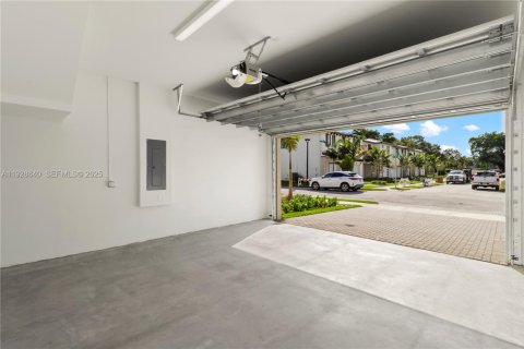 Снять в аренду виллу или дом в Форт-Лодердейл, Флорида 4 спальни, № 1987087 - фото 17