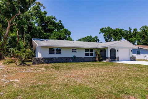 Villa ou maison à vendre à Port Charlotte, Floride: 3 chambres, 147.34 m2 № 1718753 - photo 2