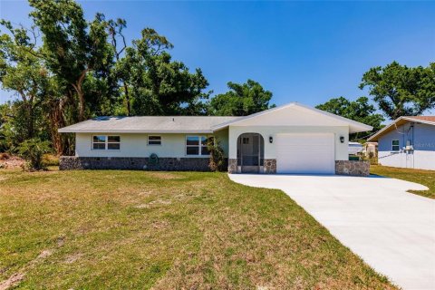 Villa ou maison à vendre à Port Charlotte, Floride: 3 chambres, 147.34 m2 № 1718753 - photo 1