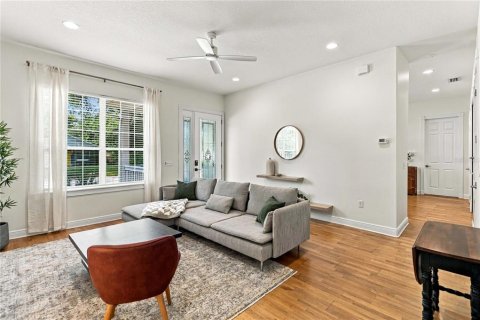 Villa ou maison à vendre à Orlando, Floride: 3 chambres, 152.45 m2 № 2408847 - photo 4
