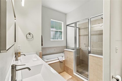 Villa ou maison à vendre à Orlando, Floride: 3 chambres, 152.45 m2 № 2408847 - photo 11