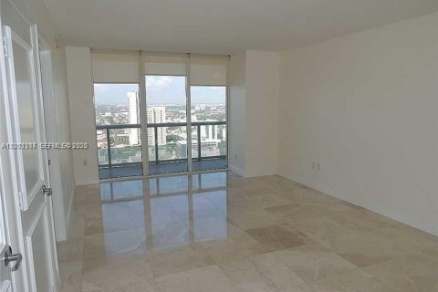Copropriété à louer à Miami, Floride: 1 chambre, 78.5 m2 № 2075162 - photo 2