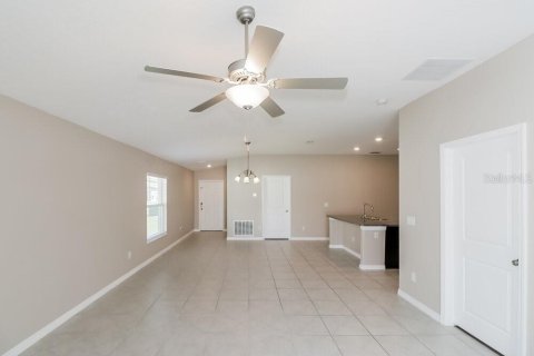 Villa ou maison à louer à Zephyrhills, Floride: 4 chambres, 168.15 m2 № 2380721 - photo 4