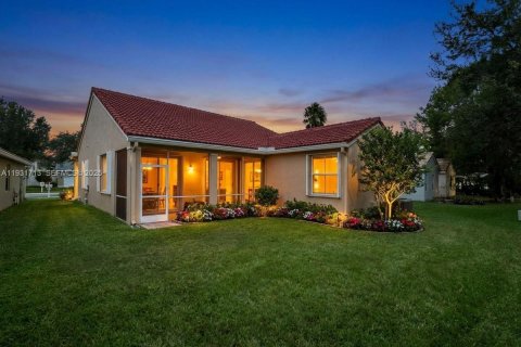 House in Weston, Florida 3 bedrooms, 142.33 sq.m. № 1990245 - photo 19