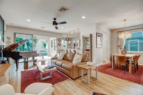 House in Wesley Chapel, Florida 3 bedrooms, 159.98 sq.m. № 2155788 - photo 15