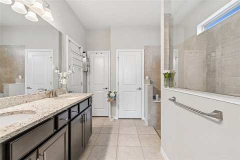 House in Wesley Chapel, Florida 3 bedrooms, 159.98 sq.m. № 2155788 - photo 20