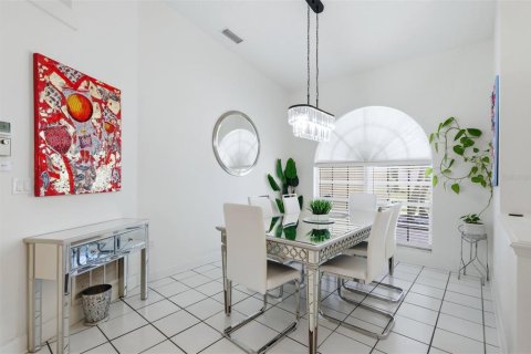 House in Sarasota, Florida 3 bedrooms, 199.74 sq.m. № 2420300 - photo 8