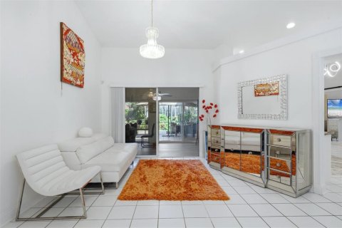 House in Sarasota, Florida 3 bedrooms, 199.74 sq.m. № 2420300 - photo 10