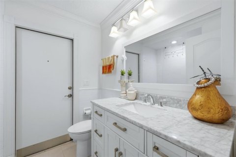 House in Sarasota, Florida 3 bedrooms, 199.74 sq.m. № 2420300 - photo 18