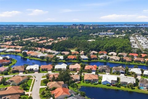 House in Sarasota, Florida 3 bedrooms, 199.74 sq.m. № 2420300 - photo 3