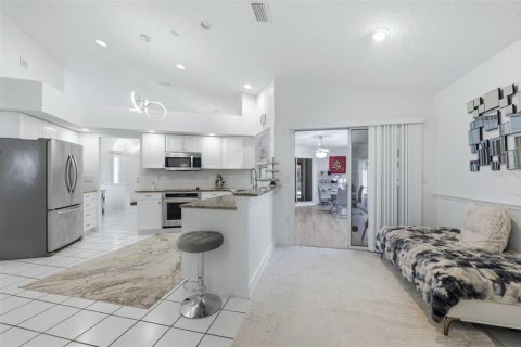 House in Sarasota, Florida 3 bedrooms, 199.74 sq.m. № 2420300 - photo 16