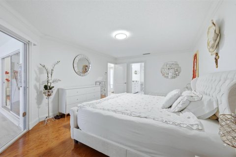 House in Sarasota, Florida 3 bedrooms, 199.74 sq.m. № 2420300 - photo 23