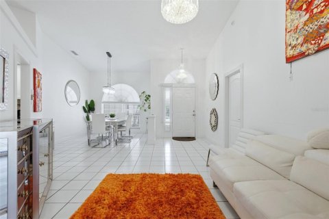 House in Sarasota, Florida 3 bedrooms, 199.74 sq.m. № 2420300 - photo 9