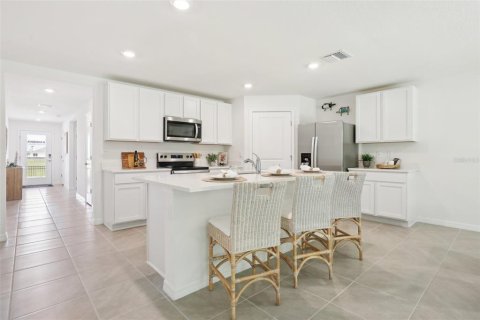 House in Gainesville, Florida 4 bedrooms, 164.81 sq.m. № 1657011 - photo 2