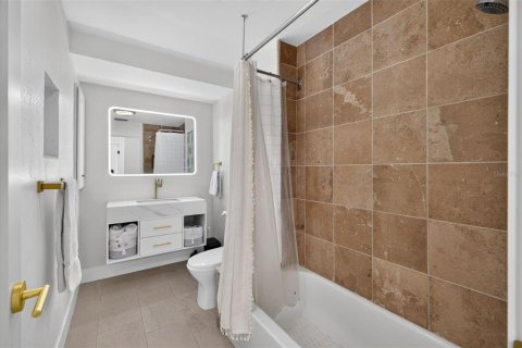 House in Saint Petersburg, Florida 3 bedrooms, 157.28 sq.m. № 2151622 - photo 26