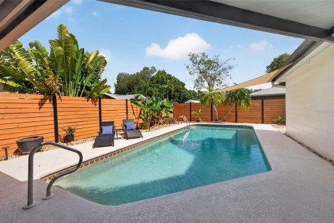 House in Saint Petersburg, Florida 3 bedrooms, 157.28 sq.m. № 2151622 - photo 28