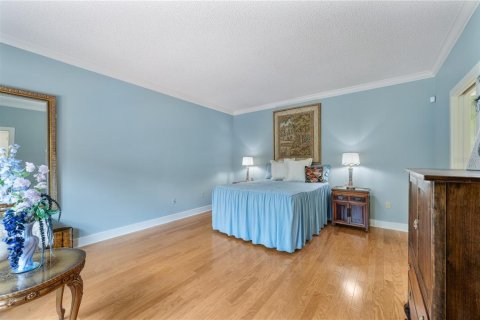 House in Lakeland, Florida 4 bedrooms, 284.93 sq.m. № 2147971 - photo 27