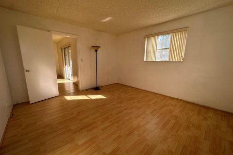 Купить кондоминиум в Лейк-Уорт, Флорида 4 комнаты, 100.33м2, № 2086217 - фото 14