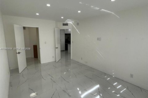 Снять в аренду кондоминиум в Дорал, Флорида 1 спальня, 65.96м2, № 2032728 - фото 7
