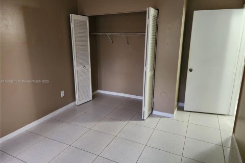 Снять в аренду кондоминиум в Майами, Флорида 3 спальни, 115.2м2, № 1954443 - фото 14