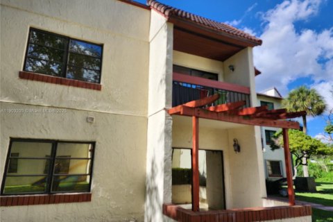 Снять в аренду кондоминиум в Майами, Флорида 3 спальни, 115.2м2, № 1954443 - фото 4