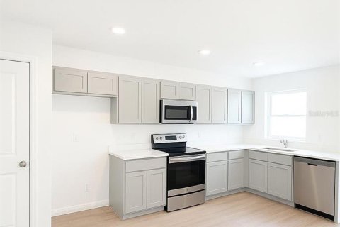 Villa ou maison à vendre à Sarasota, Floride: 2 chambres, 115.29 m2 № 2396617 - photo 3