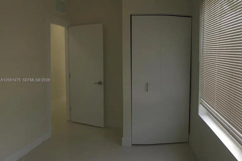 Снять в аренду квартиру в Майами, Флорида 2 спальни, 69.68м2, № 2067837 - фото 9