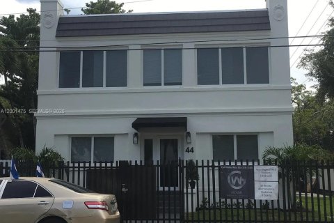 Квартира в Майами, Флорида 2 спальни, 69.68м2 № 2067837