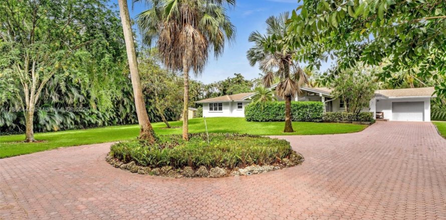 House in Davie, Florida 3 bedrooms, 165.27 sq.m. № 1887769