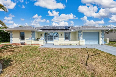 Villa ou maison à North Port, Floride 2 chambres, 125.88 m2 № 2349406