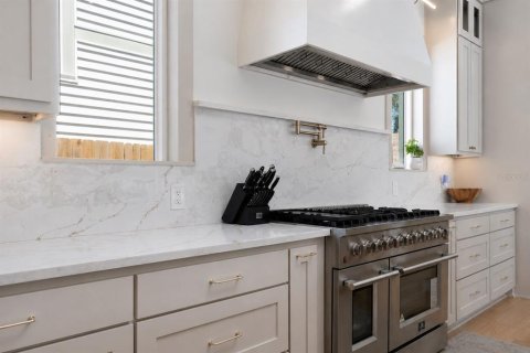 Villa ou maison à vendre à Saint Petersburg, Floride: 5 chambres, 258.92 m2 № 2358482 - photo 6