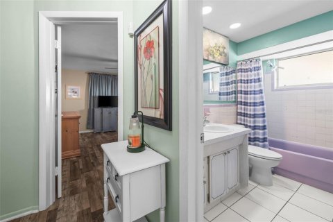 House in Holiday, Florida 2 bedrooms, 128.86 sq.m. № 2430817 - photo 27