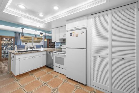 House in Holiday, Florida 2 bedrooms, 128.86 sq.m. № 2430817 - photo 19