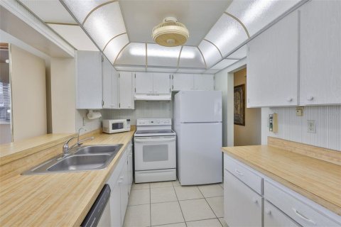 Copropriété à louer à Sun City Center, Floride: 2 chambres, 91.42 m2 № 1916494 - photo 10